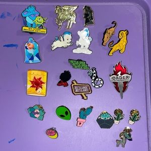 Disney enamel pin set